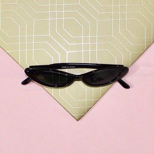 ‘Feline’ sunglasses in NIGHT🎥
